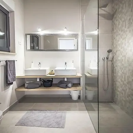 Vila New Mountainside W Pool + Stunning Sea View Makarska
